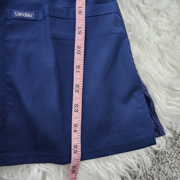 Landau ProFlex 2-Pocket V-Neck Scrub Top. Size Small. New. - Picture 4 of 7